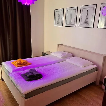 Apartmán Cozy With Private Parking Temešvár